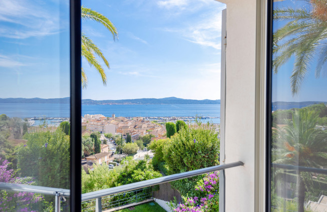 Appartement met balkon en uitzicht op zee in Sainte-Maxime (seinhuis)