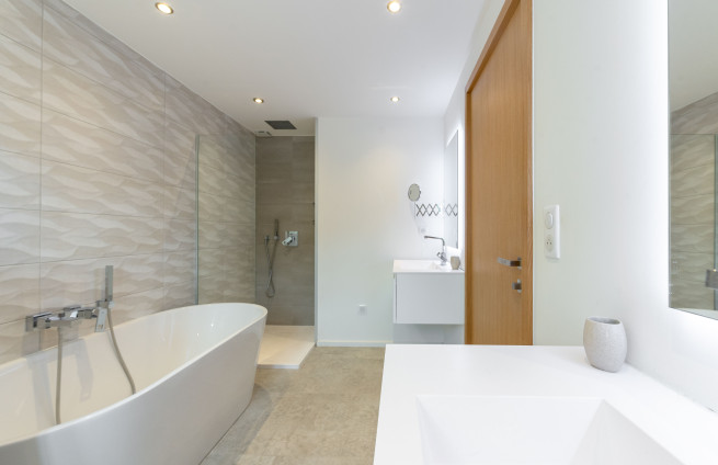 Luxe badkamer in een exclusieve villa in Sainte-Maxime.