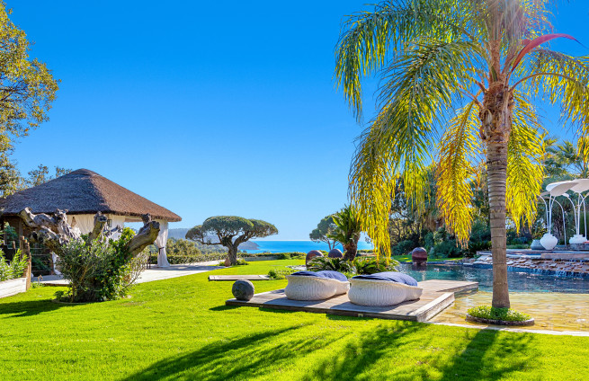 luxury landscaped garden villa with sea view - Gigaro