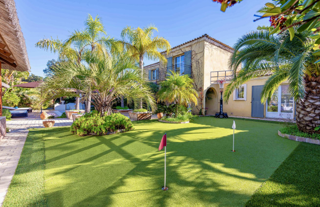 putting-green-tuin-villa