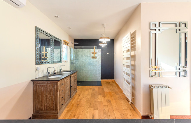 master bathroom suite villa French Riviera