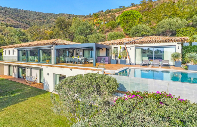 Luxury-villa-Beauvallon-Bartole-Grimaud
