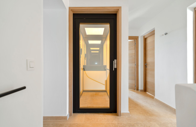 luxury elevator real estate Sainte-Maxime