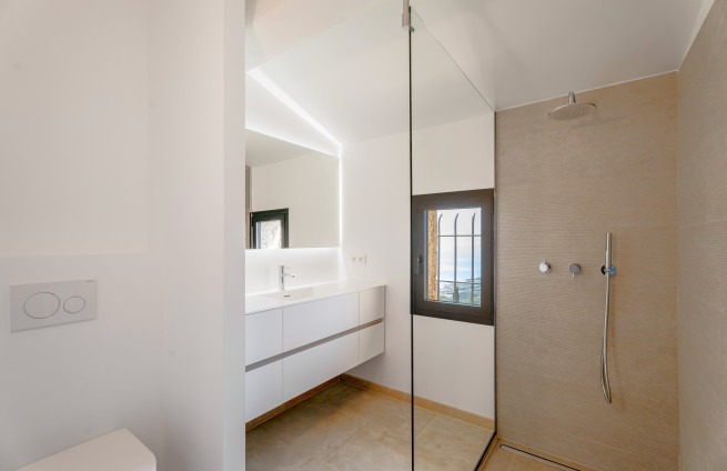 -prestige walk-in shower