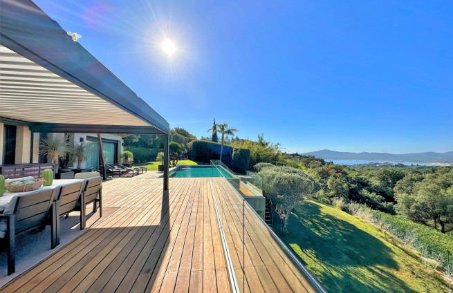 vue-mer-terrasse-villa-grimaud