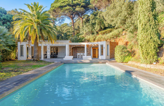 pool-house-sauna-gym-jacuzzi