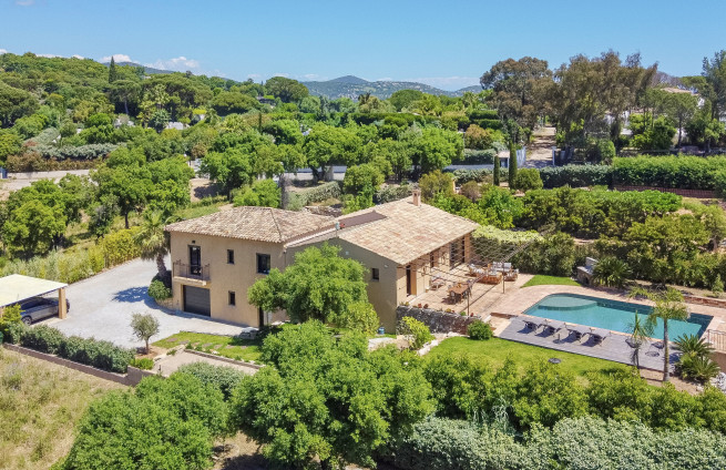 villa-near-beaches-sainte-maxime-gulf-saint-tropez