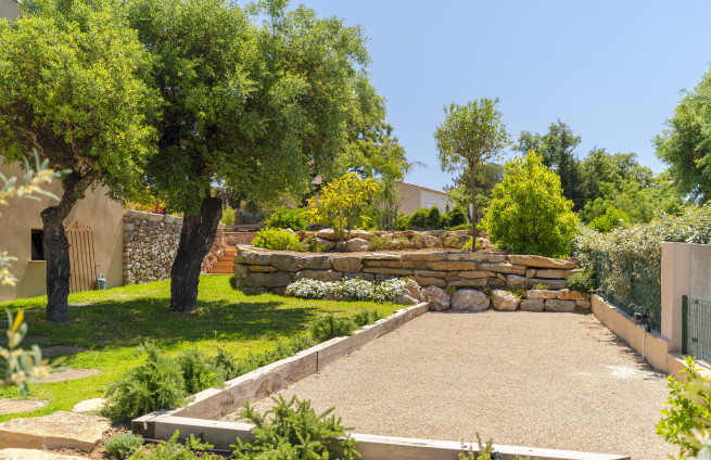 Provençal landscape garden