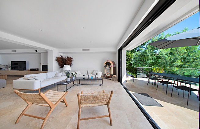 Spacious living room - Terrace - Les Issambres