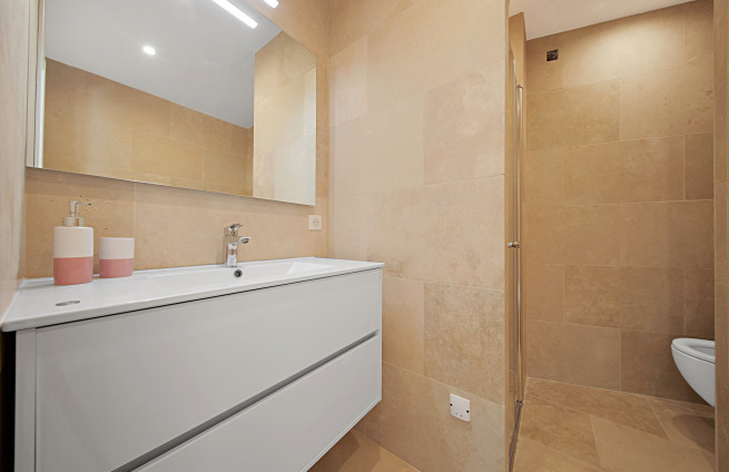 Walk-in shower at a villa in Les Issambres
