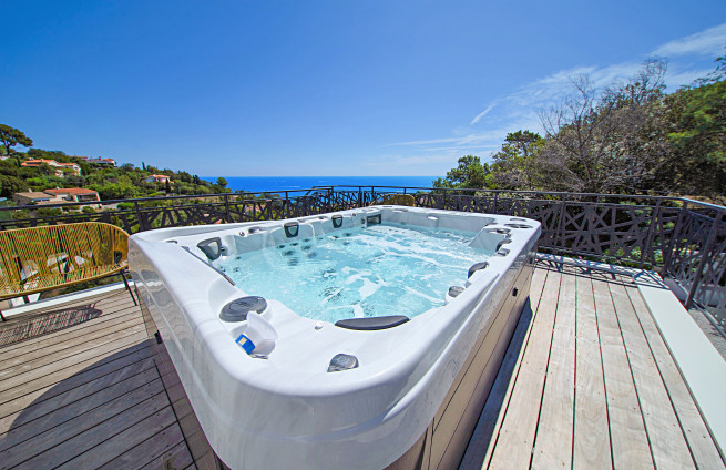 jacuzzi met uitzicht op zee Les Issambres