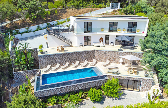 Maison contemporaine piscine chauffée Issambres