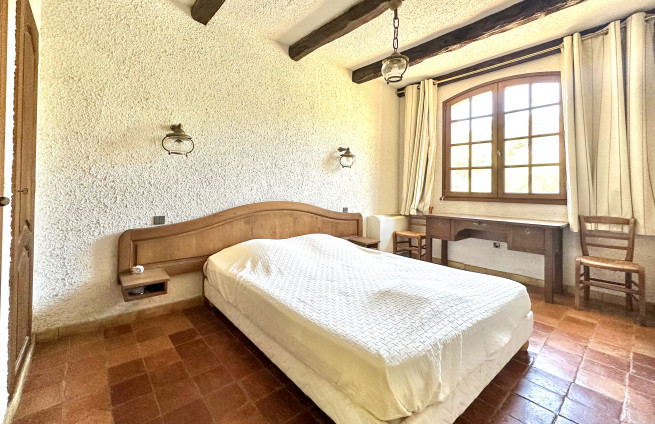 bedroom-suite-villa-near-beach-quiet-neighborhood