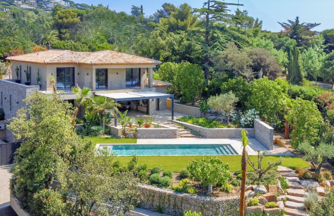 Luxury villa with sea view in Sainte-Maxime, French Riviera