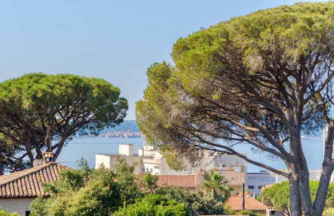 villa-neuve-luxe-vue-mer-sainte-maxime-cote-azur