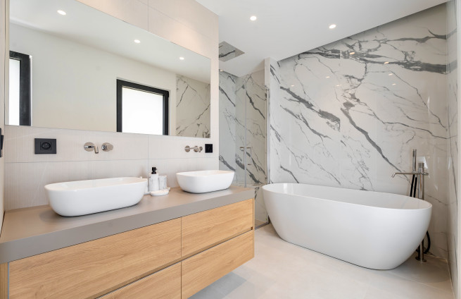 salle-de-bain-baignoire-douche