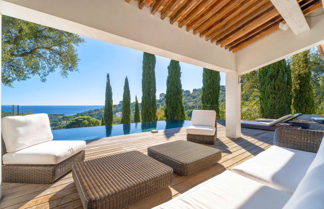 covered terrace dining room summer villa gigaro