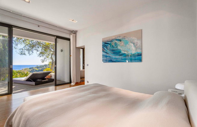 Hoofdslaapkamer met uitzicht op zee - Gigaro