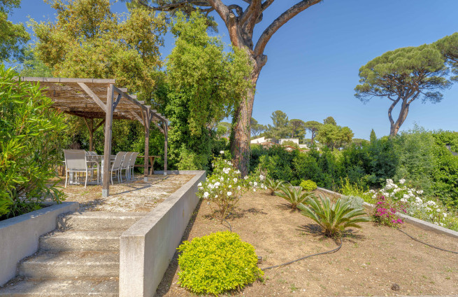 villa-with-potential-expansion-grimaud