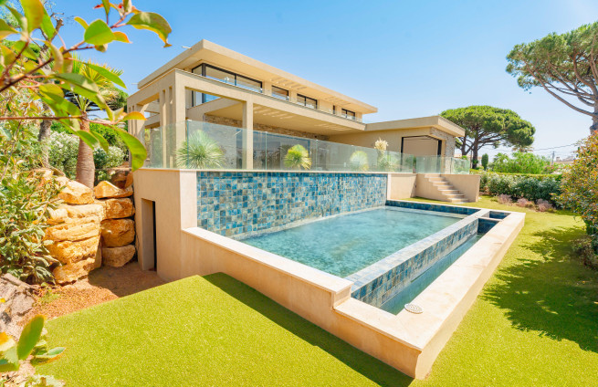 Moderne villa met zwembad in Sainte-Maxime