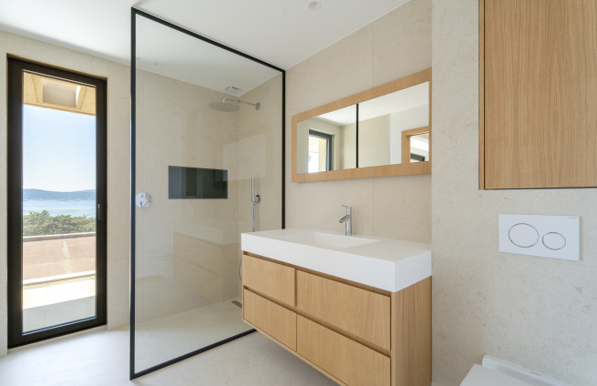 New sea view villa for sale in Sainte-Maxime