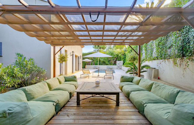 Summer lounge, pergola, luxury villa