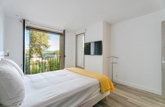 Luxury room in a villa in Gassin