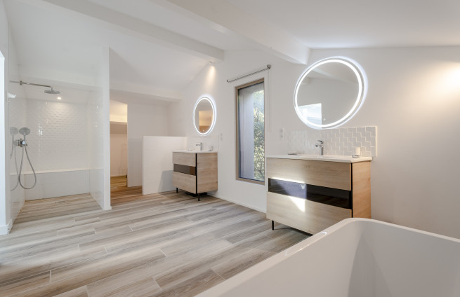 Master suite with modern bathroom