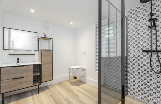 Gassin Douchekamer met uitzicht op zee