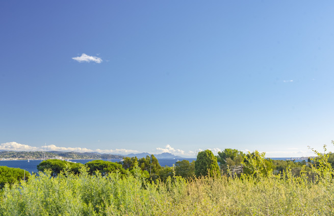 Villa rénovée vue mer à vendre à Gassin