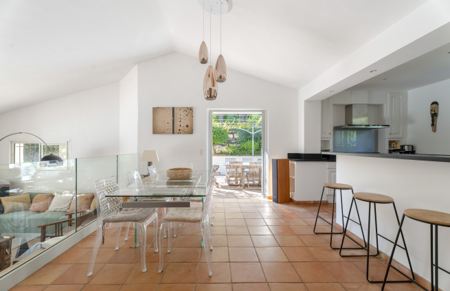 bright dining room - villa - Sainte-Maxime