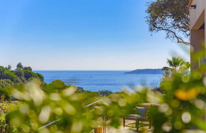 Sea view villa for sale in Sainte-Maxime