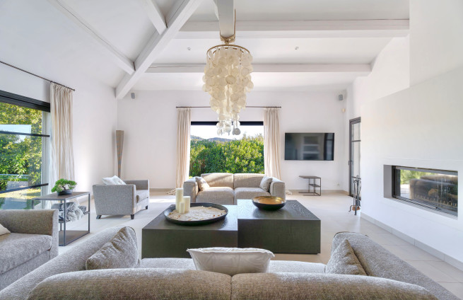 Villa dans domaine sécurisé proche du village de Grimaud