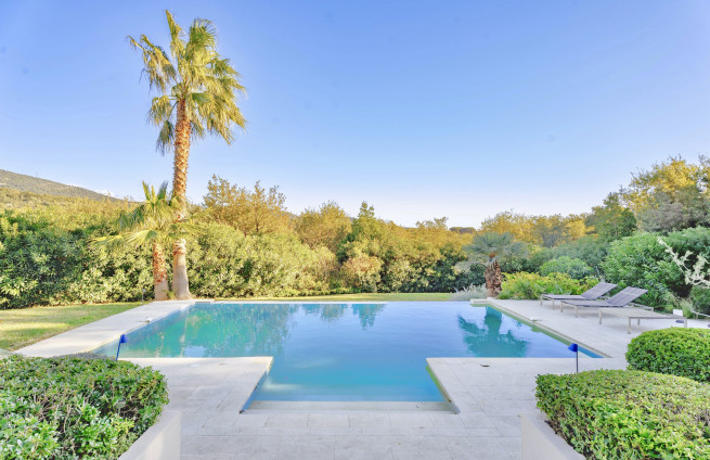 Villa dans domaine sécurisé proche du village de Grimaud