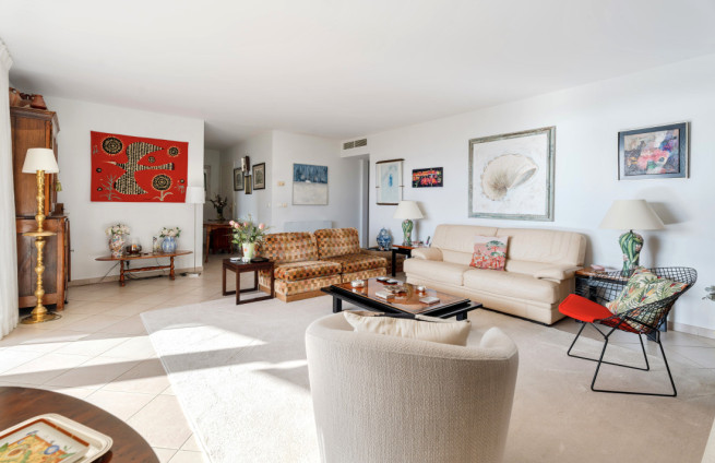 grand-salon-vente-appartement-sainte-maxime