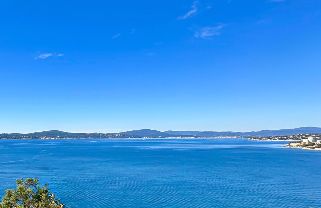 Villa vue mer panoramique à vendre à Sainte-Maxime