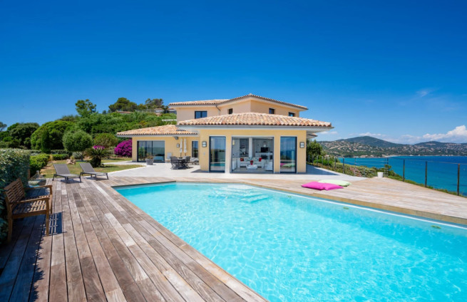 Villa vue mer panoramique à vendre à Sainte-Maxime