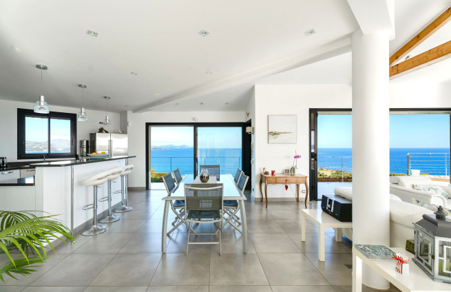 Villa vue mer panoramique à vendre à Sainte-Maxime