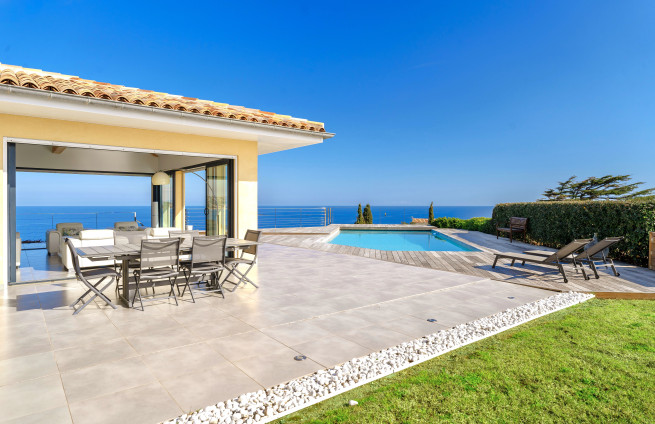 Villa vue mer panoramique à vendre à Sainte-Maxime