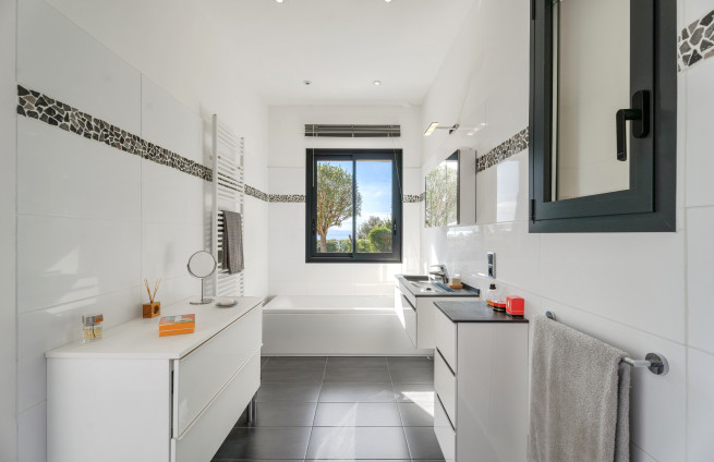 Villa vue mer panoramique à vendre à Sainte-Maxime