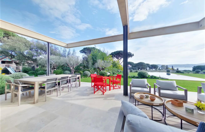 Terras met uitzicht op zee, privétuin, villa Grimaud