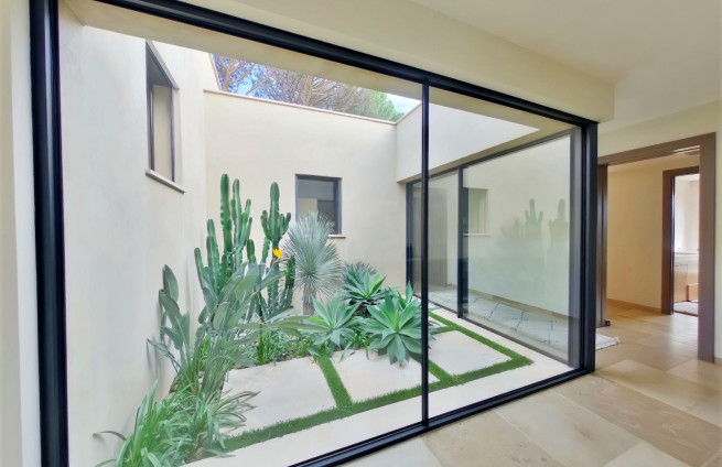 Patio-villa-luxe-à-vendre-Beauvallon