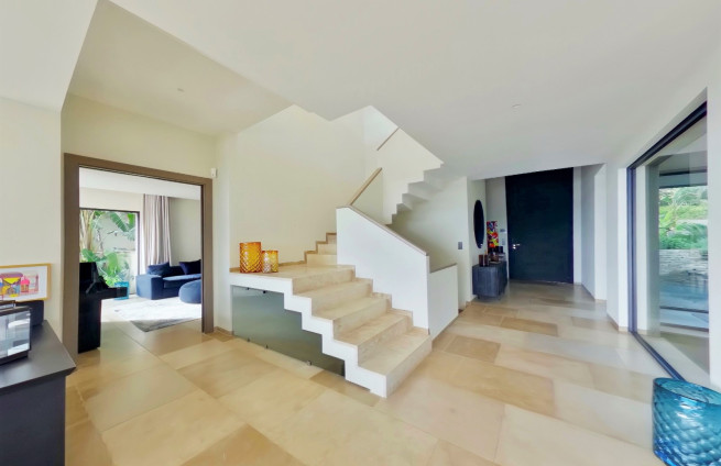 gastenverdieping-moderne-villa-Grimaud