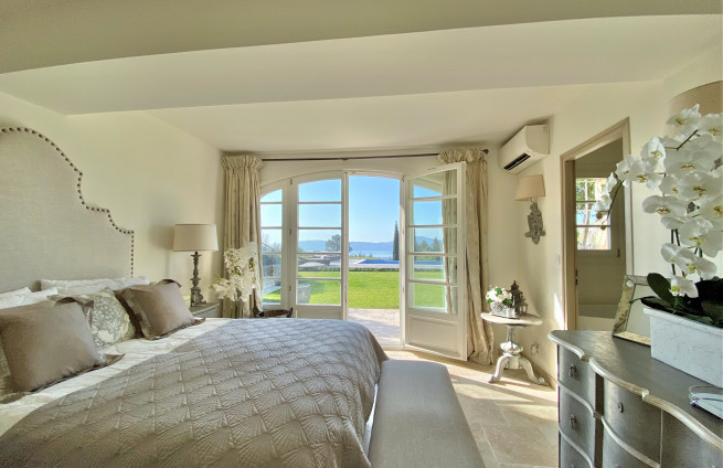 kamer-direct-toegang-zwembad-Grimaud-accommodatie