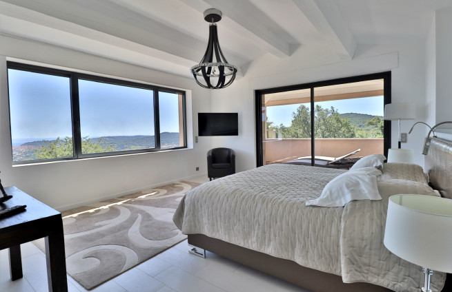 Suite met panoramisch zeezicht in Villa Gassin, Saint-Tropez