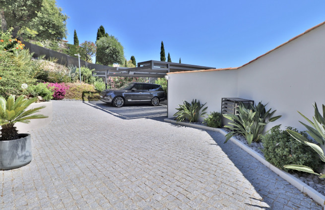 luxury carport real estate in La Nartelle, Sainte-Maxime