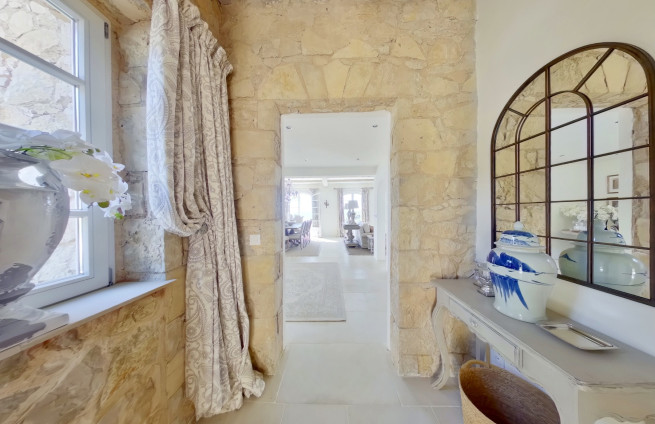 gastentoiletten - prestigieuze ingang - villa - Beauvallon