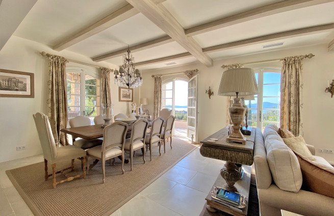dining room with panoramic view - luxury villa Beauvallon
