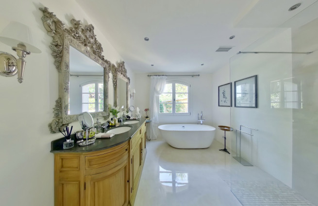 luxe badkamer villa in Grimaud