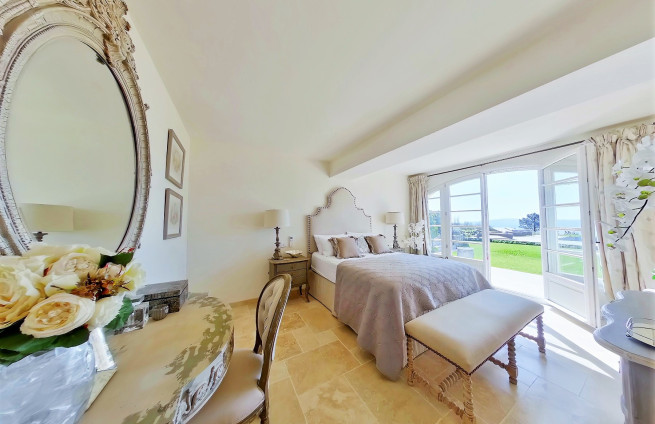 villa-vue-mer-à-vendre-5-chambres-en-suite-beauvallon